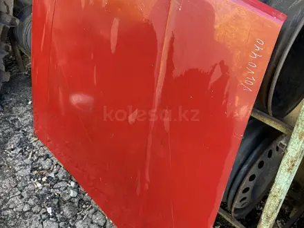 Капот вольво 440 460 за 25 000 тг. в Караганда – фото 2