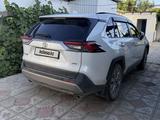 Toyota RAV4 2023 года за 17 400 000 тг. в Уральск – фото 5