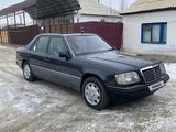 Mercedes-Benz E 220 1993 года за 1 550 000 тг. в Казалинск