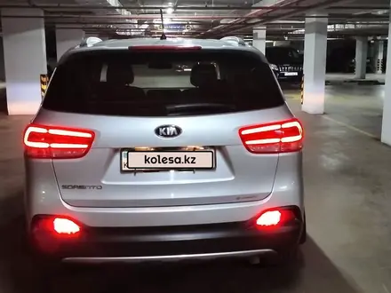 Kia Sorento 2015 года за 9 100 000 тг. в Астана – фото 2