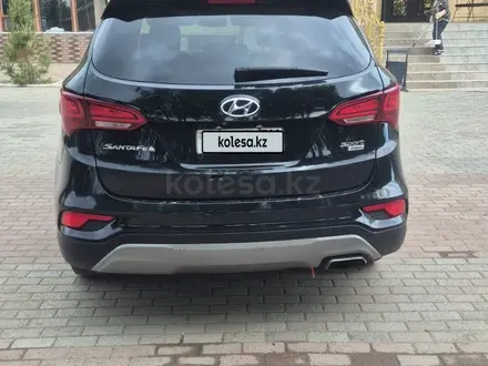 Hyundai Santa Fe 2018 года за 6 500 000 тг. в Уральск – фото 4