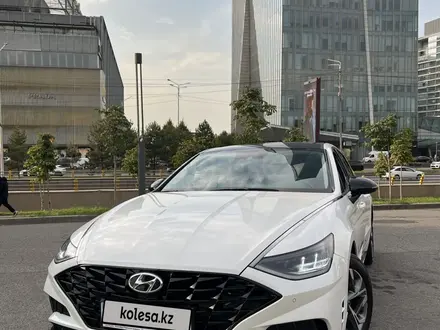 Hyundai Sonata 2022 года за 13 500 000 тг. в Алматы – фото 2