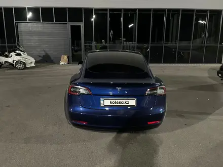 Tesla Model 3 2022 года за 20 000 000 тг. в Алматы – фото 2