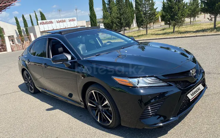 Toyota Camry 2018 года за 10 000 000 тг. в Атырау