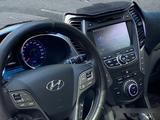 Hyundai Santa Fe 2013 годаүшін10 800 000 тг. в Актау – фото 4