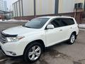 Toyota Highlander 2012 годаfor13 500 000 тг. в Астана