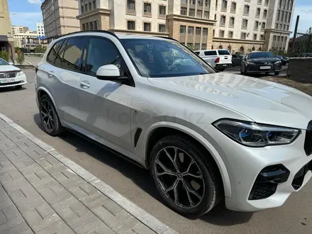 BMW X5 2021 года за 43 500 000 тг. в Астана – фото 3