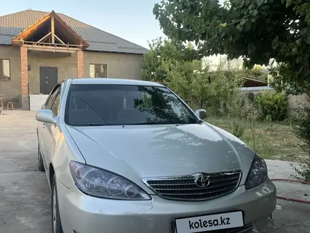 Toyota Camry 2004 года за 5 250 000 тг. в Шымкент – фото 2