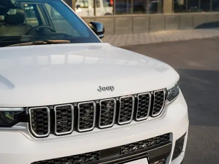 Jeep Grand Cherokee 2023 года за 34 100 000 тг. в Алматы – фото 2