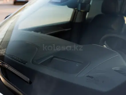 Jeep Grand Cherokee Limited 2023 годаүшін34 900 000 тг. в Алматы – фото 9