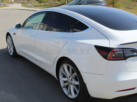 Tesla Model 3 2019 года за 19 900 000 тг. в Астана – фото 4