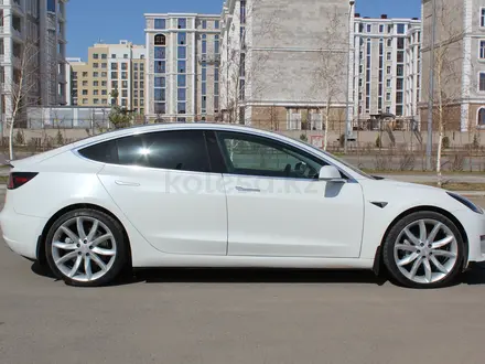 Tesla Model 3 2019 года за 19 900 000 тг. в Астана – фото 7