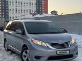 Toyota Sienna 2017 года за 15 000 000 тг. в Астана