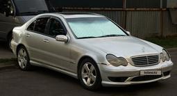 Mercedes-Benz C 200 2002 года за 3 200 000 тг. в Алматы – фото 2