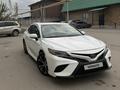 Toyota Camry 2017 года за 10 700 000 тг. в Алматы