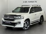 Toyota Land Cruiser Luxe 2018 годаүшін32 500 000 тг. в Астана