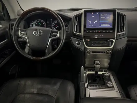 Toyota Land Cruiser Luxe 2018 года за 32 500 000 тг. в Астана – фото 9