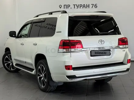 Toyota Land Cruiser Luxe 2018 года за 32 500 000 тг. в Астана – фото 2
