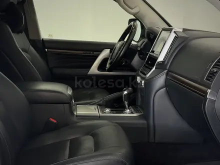 Toyota Land Cruiser Luxe 2018 года за 32 500 000 тг. в Астана – фото 6