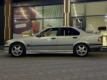 BMW 328 1996 года за 2 700 000 тг. в Алматы – фото 3