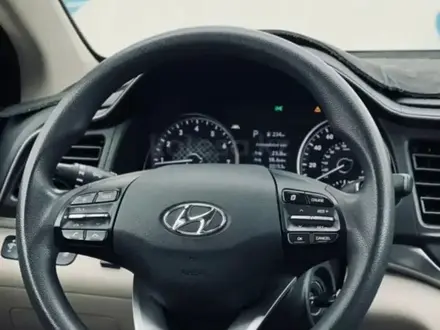 Hyundai Elantra 2019 года за 5 200 000 тг. в Актау – фото 11