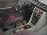 Mercedes-Benz E 200 1990 годаүшін700 000 тг. в Темиртау – фото 2