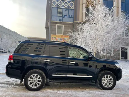 Toyota Land Cruiser 2021 года за 45 200 000 тг. в Астана – фото 9