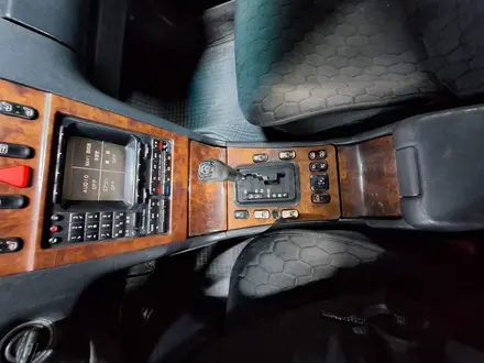 Mercedes-Benz E 320 1998 года за 2 700 000 тг. в Шымкент – фото 4