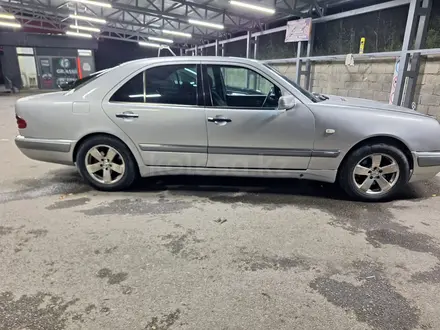 Mercedes-Benz E 320 1998 года за 2 700 000 тг. в Шымкент – фото 7
