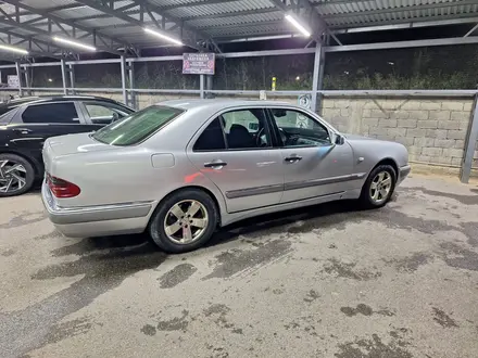 Mercedes-Benz E 320 1998 года за 2 700 000 тг. в Шымкент – фото 12