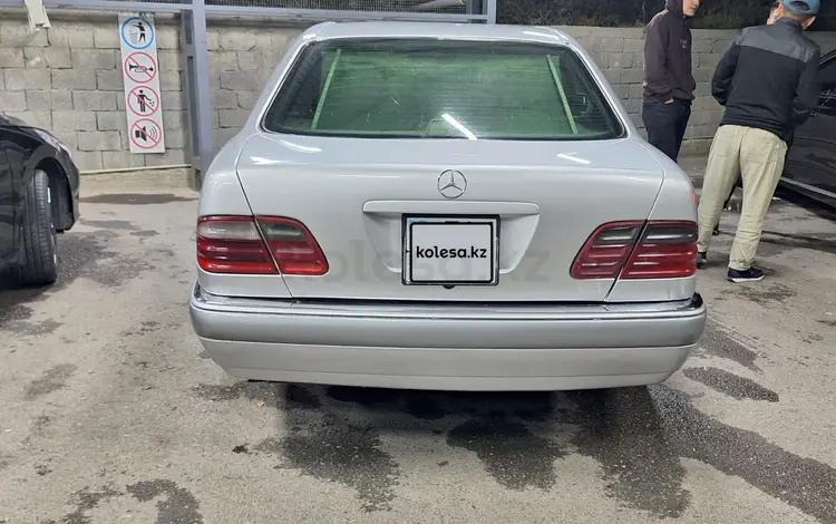 Mercedes-Benz E 320 1998 года за 2 700 000 тг. в Шымкент