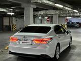 Toyota Camry 2018 годаfor14 200 000 тг. в Тараз – фото 5