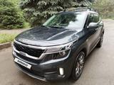Kia Seltos 2022 года за 10 800 000 тг. в Алматы