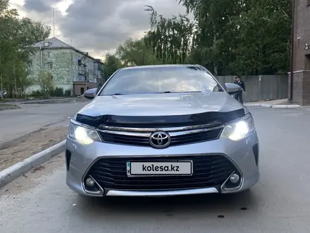 Toyota Camry 2016 года за 10 600 000 тг. в Павлодар