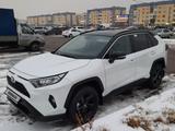 Toyota RAV4 2021 года за 17 990 000 тг. в Алматы