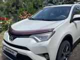 Toyota RAV4 2016 годаүшін11 500 000 тг. в Алматы