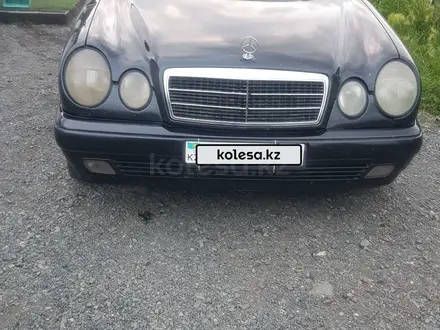 Mercedes-Benz E 320 1997 года за 3 000 000 тг. в Караганда – фото 2