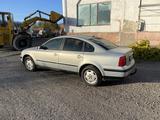 Volkswagen Passat 1999 годаүшін2 300 000 тг. в Сатпаев – фото 2