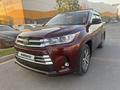 Toyota Highlander 2018 года за 17 990 000 тг. в Алматы – фото 4