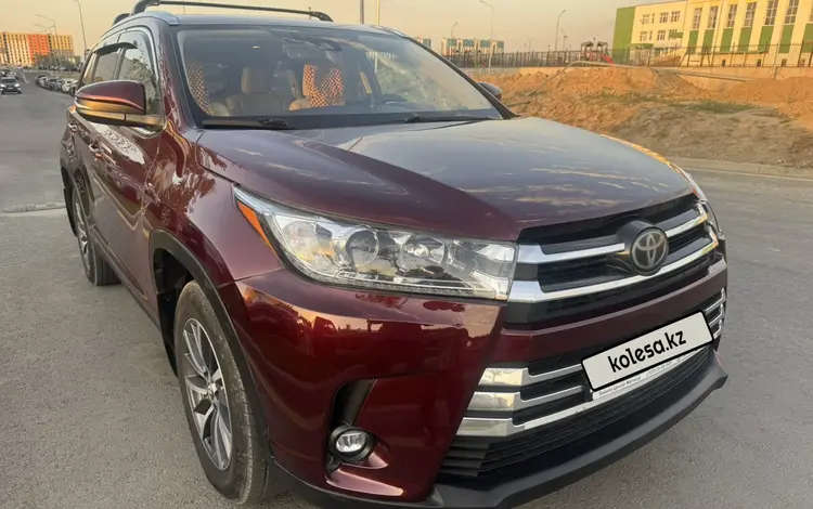 Toyota Highlander 2018 года за 17 990 000 тг. в Алматы