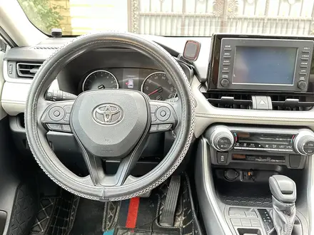 Toyota RAV4 2020 года за 15 700 000 тг. в Астана – фото 20