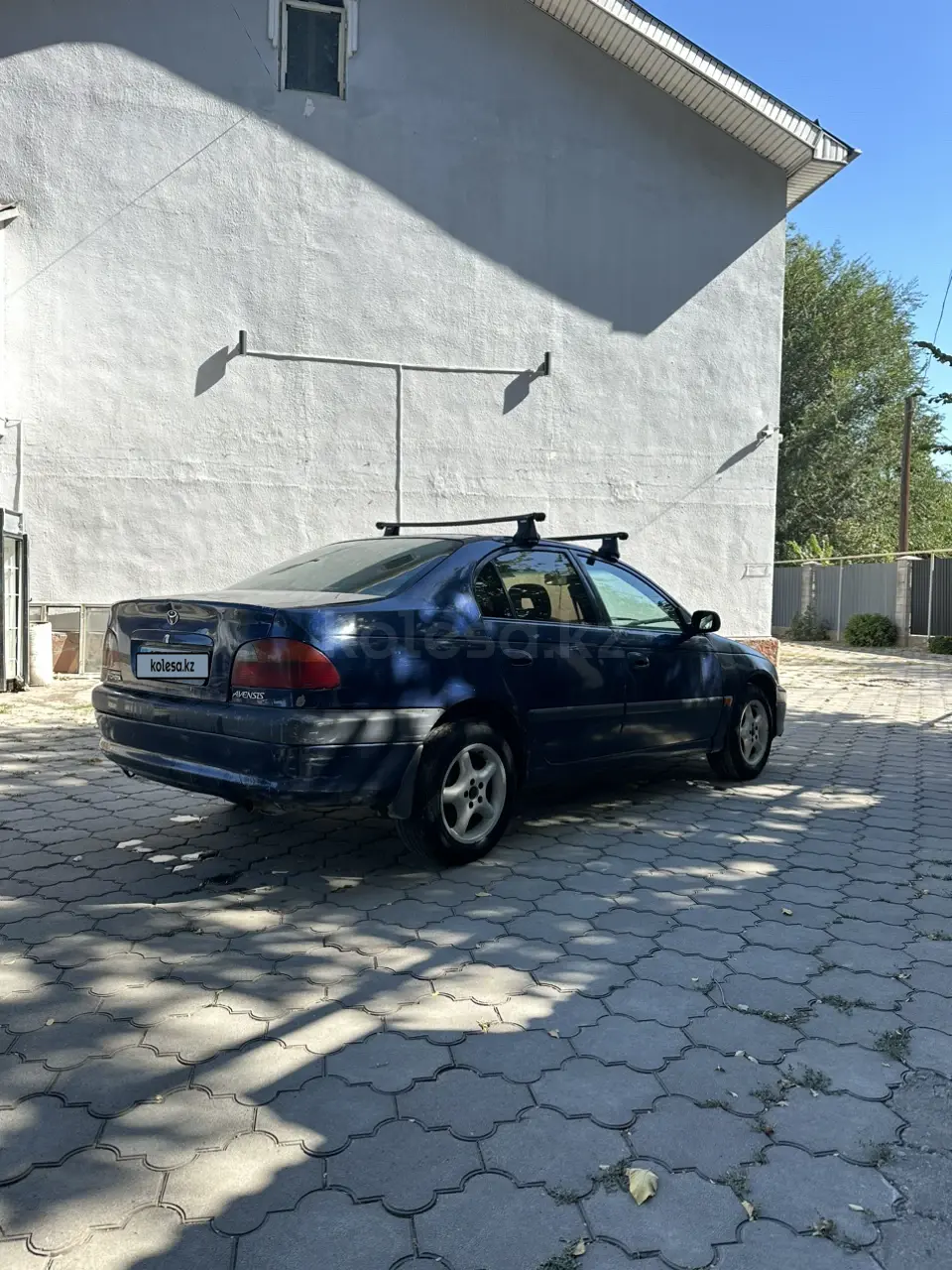 Toyota Avensis, 1999