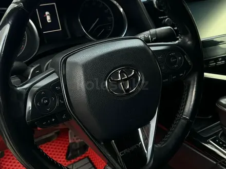 Toyota Camry 2019 года за 8 000 000 тг. в Актобе – фото 18
