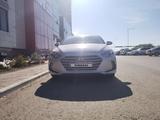 Hyundai Elantra 2018 года за 8 200 000 тг. в Актобе – фото 2