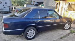 Mercedes-Benz E 230 1990 года за 2 700 000 тг. в Астана