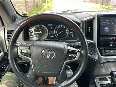Toyota Land Cruiser 2017 года за 36 500 000 тг. в Алматы – фото 3