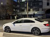 Volkswagen Passat CC 2014 года за 4 000 000 тг. в Алматы – фото 2