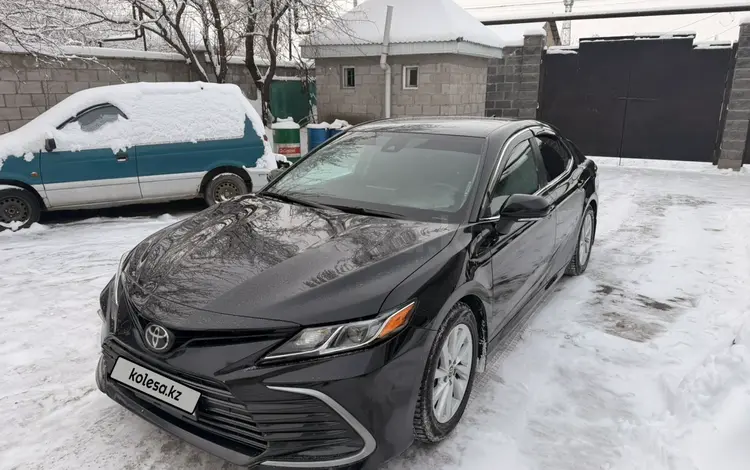 Toyota Camry 2022 года за 15 000 000 тг. в Алматы