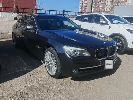 BMW 750 2009 года за 9 000 000 тг. в Астана – фото 2