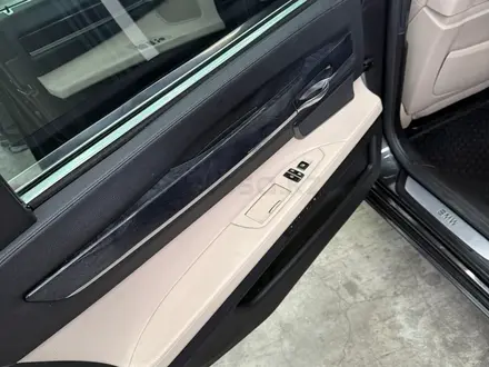 BMW 750 2009 года за 9 000 000 тг. в Астана – фото 12